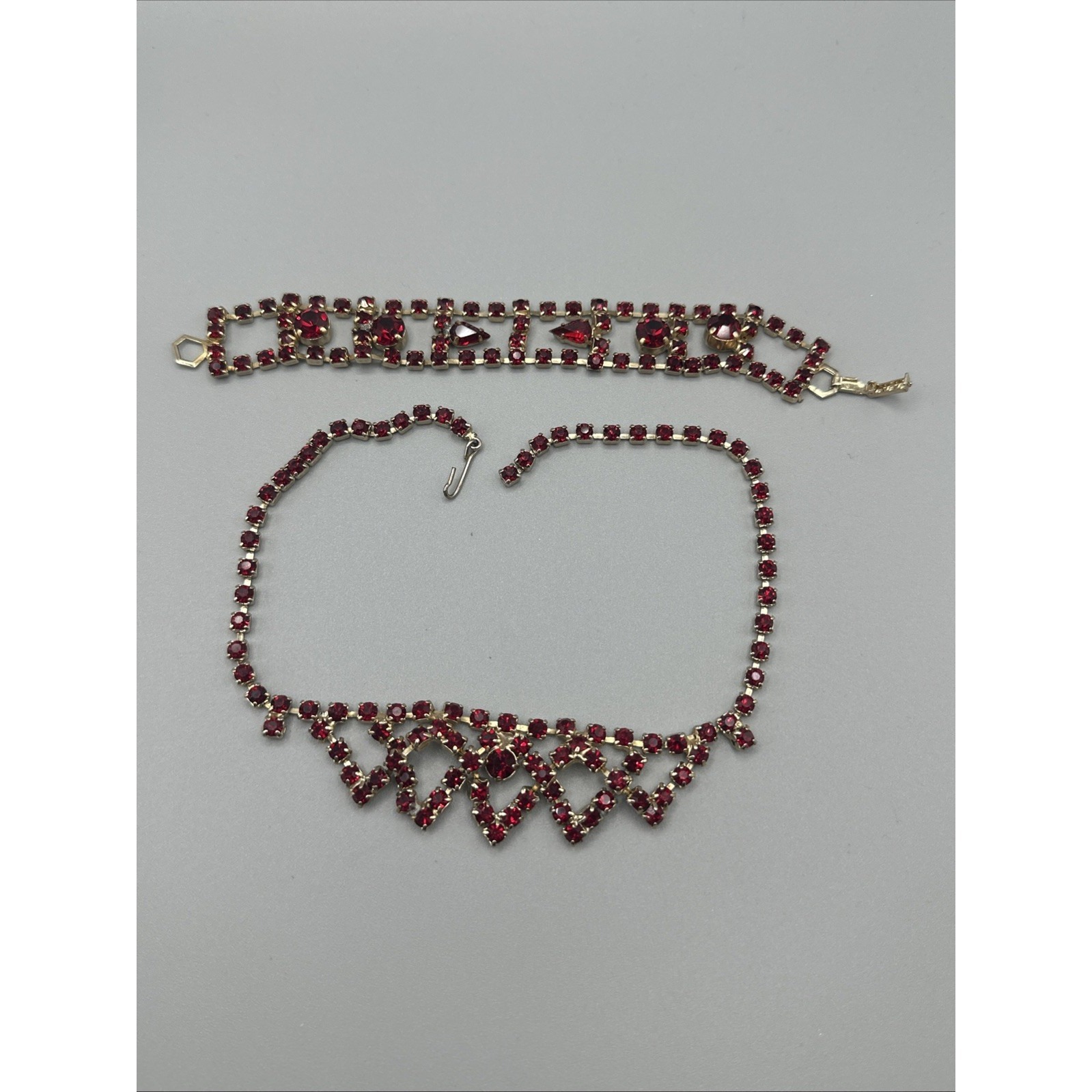 Vintage Red Ruby Colored Rhinestone Gold Tone Bracelet With Necklace #914